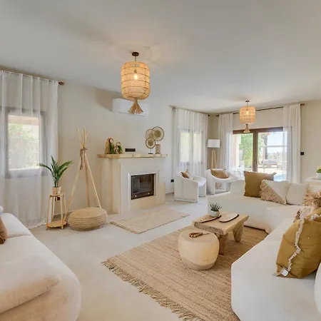 Kalindi-5 Bedroom Beachfront With Private Pool Villa Paralimni