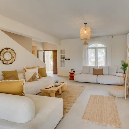 Kalindi-5 Bedroom Beachfront With Private Pool *