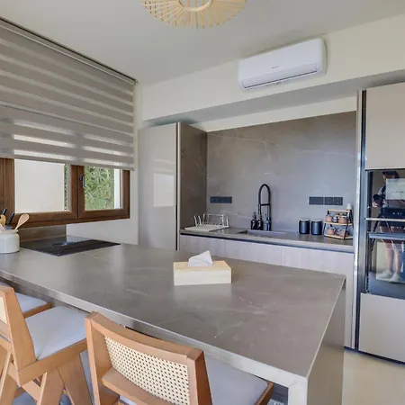 Kalindi-5 Bedroom Beachfront With Private Pool *