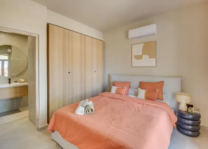 Kalindi-5 Bedroom Beachfront With Private Pool