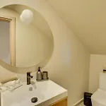 Bayview Protaras - 5 Bedroom Beachfront Паралимни