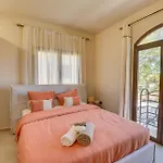 Bayview Protaras - 5 Bedroom Beachfront Вилла