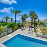 Bayview Protaras - 5 Bedroom Beachfront Вилла Паралимни