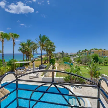 Kalindi-5 Bedroom Beachfront With Private Pool * Paralímni