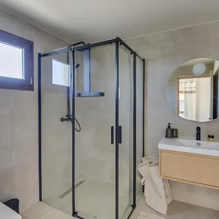 Bayview Protaras - 5 Bedroom Beachfront Villa Paralimni