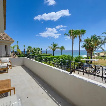 Villa Bayview Protaras - 5 Bedroom Beachfront Paralimni