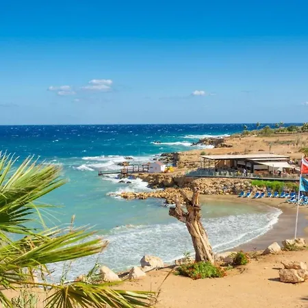 Willa Bayview Protaras - 5 Bedroom Beachfront