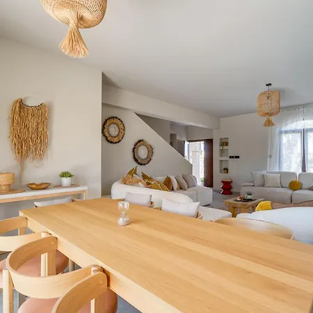 Bayview Protaras - 5 Bedroom Beachfront Vilă