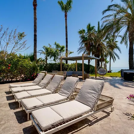 Vilă Bayview Protaras - 5 Bedroom Beachfront