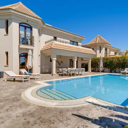 Bayview Protaras - 5 Bedroom Beachfront Vilă Paralimni