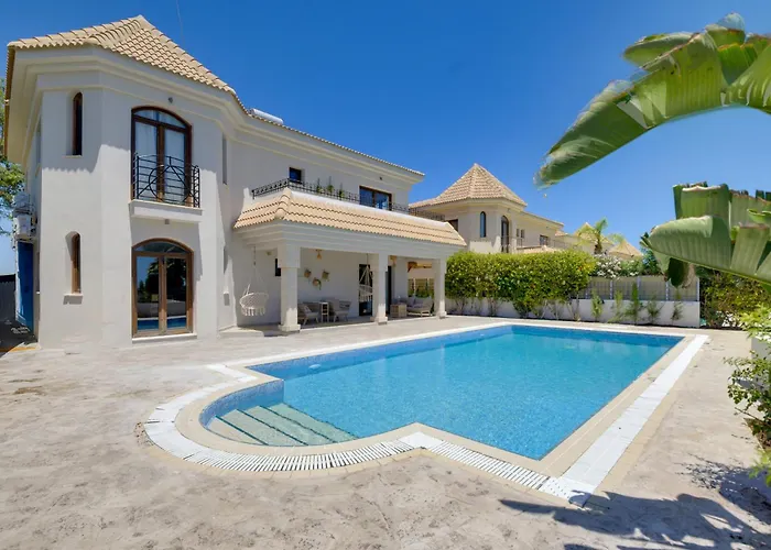 فيلة Kalindi-5 Bedroom Beachfront With Private Pool باراليمني