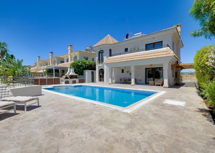 Kalindi-5 Bedroom Beachfront With Private Pool فيلة *