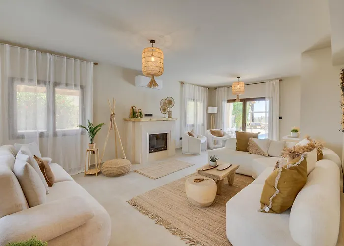 Kalindi-5 Bedroom Beachfront With Private Pool فيلة باراليمني