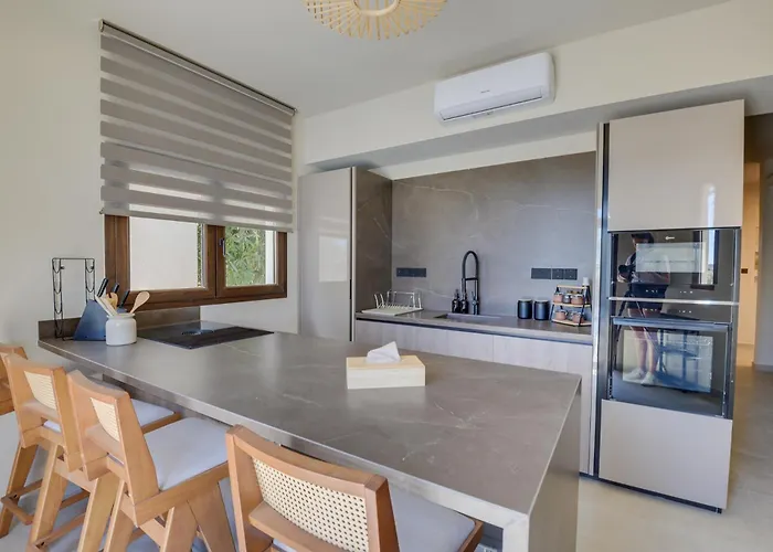 Kalindi-5 Bedroom Beachfront With Private Pool *