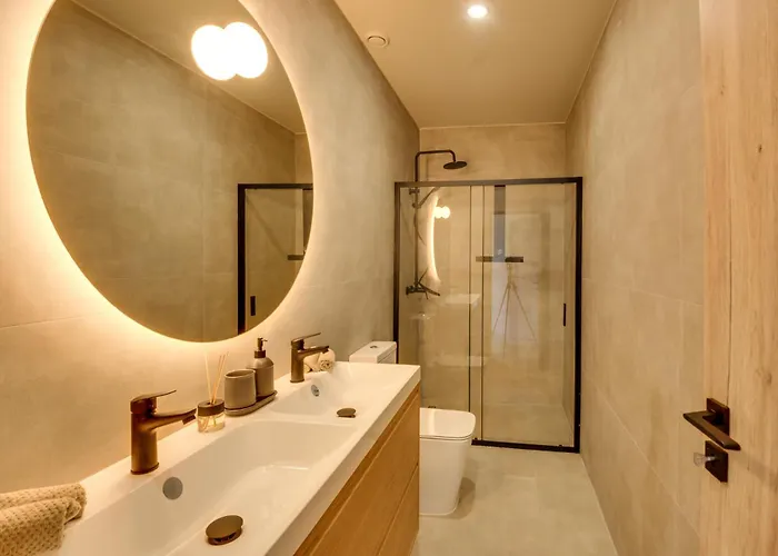 فيلة Kalindi-5 Bedroom Beachfront With Private Pool باراليمني