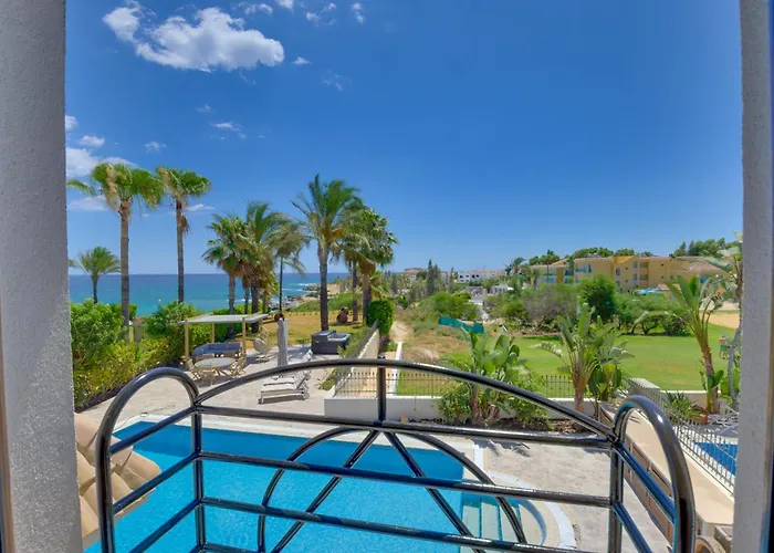 Kalindi-5 Bedroom Beachfront With Private Pool * Paralímni