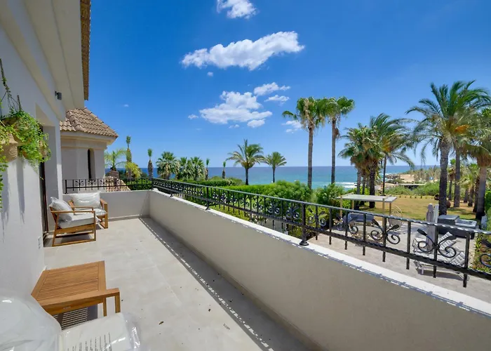 Villa Kalindi-5 Bedroom Beachfront With Private Pool Paralímni